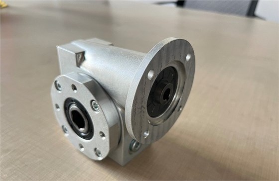 線體輸送、倍速鏈輸送線上用不銹鋼蝸輪蝸桿減速機(jī) (3).jpg